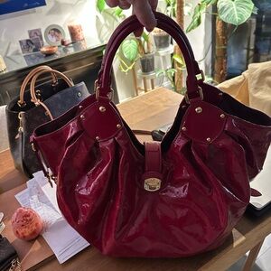 Louis Vuitton Glossy dark red/maroon Shoulder Bag.
